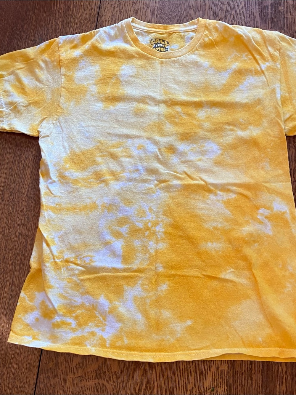 CALL YOUR MOTHER Yellow & White Tie-Dye Short Sleeve Tee